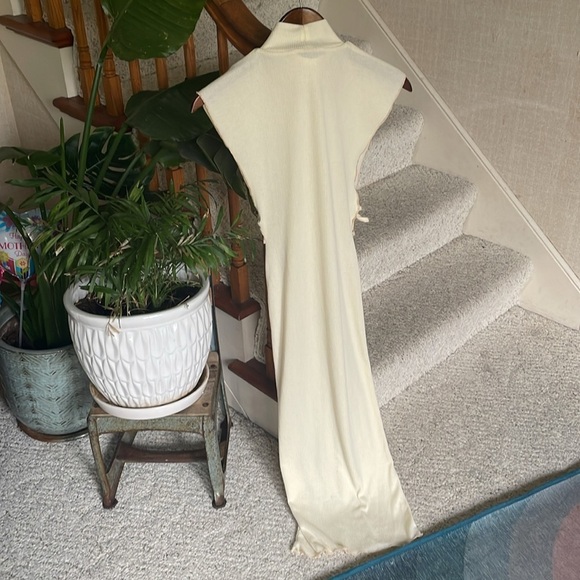 PrettyLittleThing Ribbed Pale Yellow Maxi Dress - Picture 6 of 12